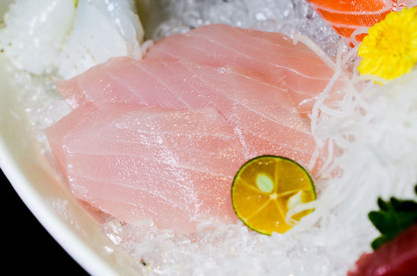 【桃園日式】樂燔日式創意料理‬-10人精緻合菜料理，共10道料理，一人才$600起，宴客最佳選擇．平價日料/桃園中正路美食/生魚片/握壽司