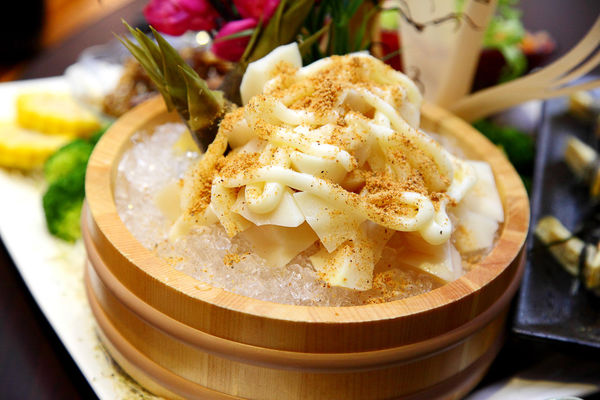 【桃園日式】樂燔日式創意料理‬-10人精緻合菜料理，共10道料理，一人才$600起，宴客最佳選擇．平價日料/桃園中正路美食/生魚片/握壽司