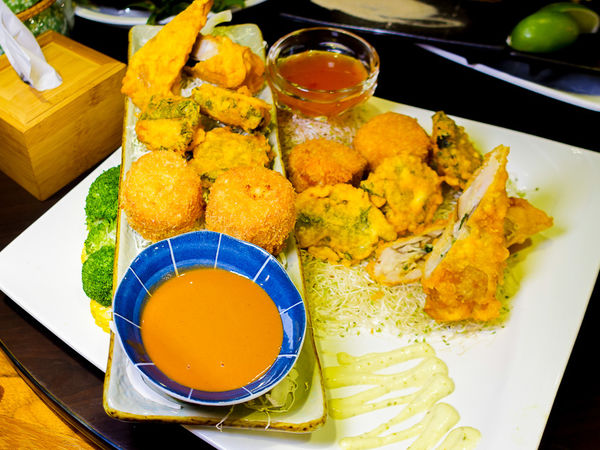 【桃園日式】樂燔日式創意料理‬-10人精緻合菜料理，共10道料理，一人才$600起，宴客最佳選擇．平價日料/桃園中正路美食/生魚片/握壽司