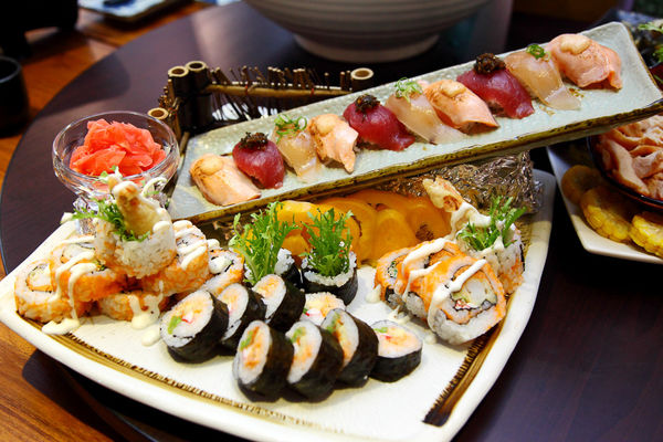 【桃園日式】樂燔日式創意料理‬-10人精緻合菜料理，共10道料理，一人才$600起，宴客最佳選擇．平價日料/桃園中正路美食/生魚片/握壽司