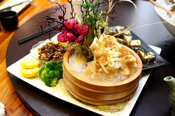 【桃園日式】樂燔日式創意料理‬-10人精緻合菜料理，共10道料理，一人才$600起，宴客最佳選擇．平價日料/桃園中正路美食/生魚片/握壽司