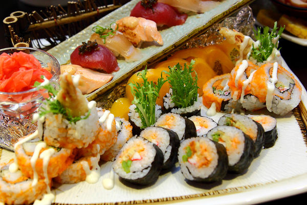 【桃園日式】樂燔日式創意料理‬-10人精緻合菜料理，共10道料理，一人才$600起，宴客最佳選擇．平價日料/桃園中正路美食/生魚片/握壽司