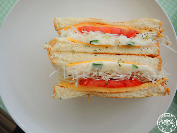 初鹿小站二店:呷飽祙【新北板橋・初鹿小站二店】純鮮乳做的吐司