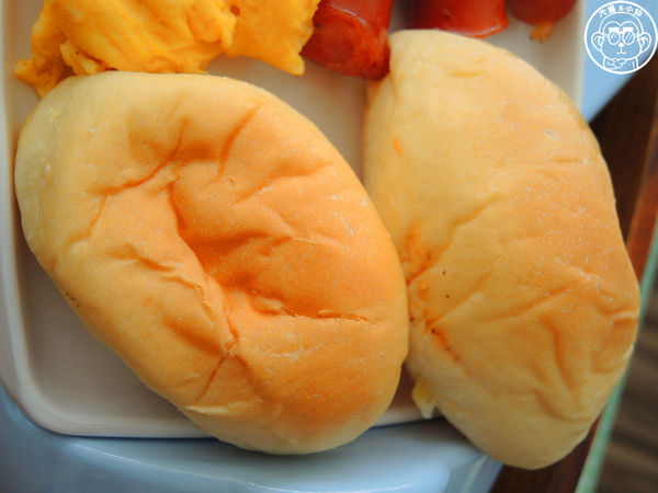 初鹿小站二店:呷飽祙【新北板橋・初鹿小站二店】純鮮乳做的吐司