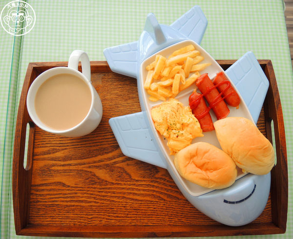 初鹿小站二店:呷飽祙【新北板橋・初鹿小站二店】純鮮乳做的吐司