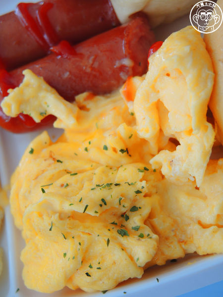 初鹿小站二店:呷飽祙【新北板橋・初鹿小站二店】純鮮乳做的吐司