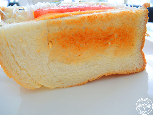 初鹿小站二店:呷飽祙【新北板橋・初鹿小站二店】純鮮乳做的吐司