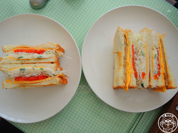 初鹿小站二店:呷飽祙【新北板橋・初鹿小站二店】純鮮乳做的吐司