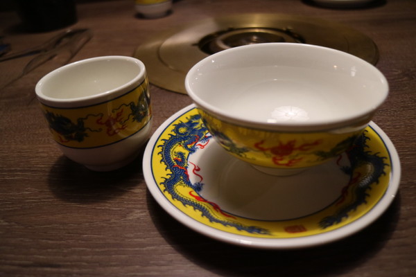 問鼎麻辣鍋養生鍋：【台北美食】一邊玩一邊吃，超優環境的問鼎麻辣鍋養生鍋@忠孝敦化站