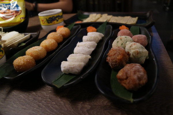 問鼎麻辣鍋養生鍋：【台北美食】一邊玩一邊吃，超優環境的問鼎麻辣鍋養生鍋@忠孝敦化站