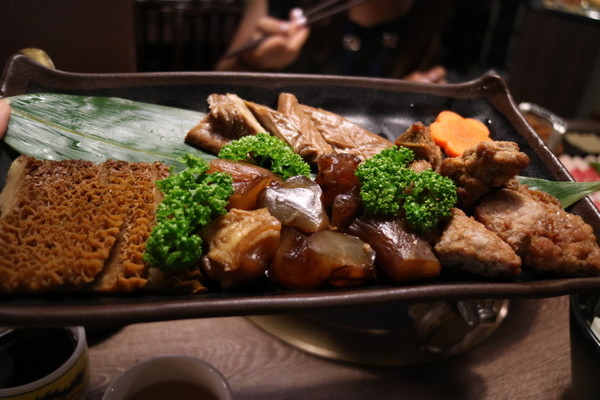 問鼎麻辣鍋養生鍋：【台北美食】一邊玩一邊吃，超優環境的問鼎麻辣鍋養生鍋@忠孝敦化站