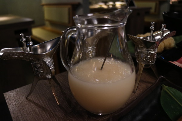 問鼎麻辣鍋養生鍋：【台北美食】一邊玩一邊吃，超優環境的問鼎麻辣鍋養生鍋@忠孝敦化站