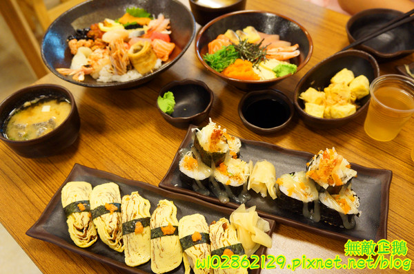 酒鶴壽司：【台南-中西區】平價x日式料理..食吧丼=18種海鮮...滿千送百/平日中午丼飯特價《酒鶴壽司》