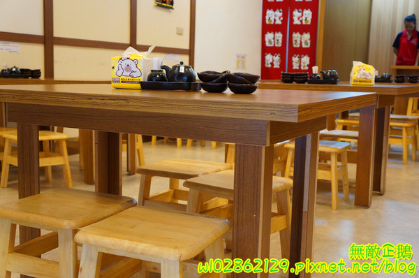 酒鶴壽司：【台南-中西區】平價x日式料理..食吧丼=18種海鮮...滿千送百/平日中午丼飯特價《酒鶴壽司》