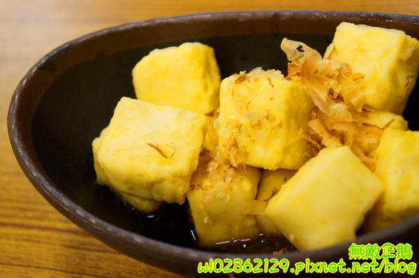 酒鶴壽司：【台南-中西區】平價x日式料理..食吧丼=18種海鮮...滿千送百/平日中午丼飯特價《酒鶴壽司》