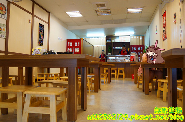 酒鶴壽司：【台南-中西區】平價x日式料理..食吧丼=18種海鮮...滿千送百/平日中午丼飯特價《酒鶴壽司》