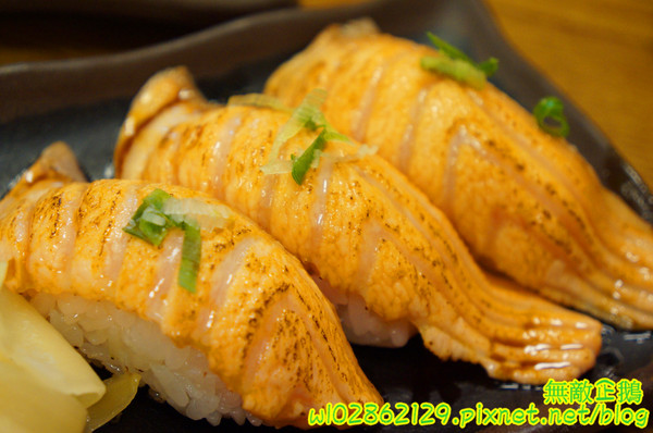 酒鶴壽司：【台南-中西區】平價x日式料理..食吧丼=18種海鮮...滿千送百/平日中午丼飯特價《酒鶴壽司》