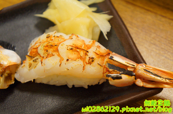 酒鶴壽司：【台南-中西區】平價x日式料理..食吧丼=18種海鮮...滿千送百/平日中午丼飯特價《酒鶴壽司》