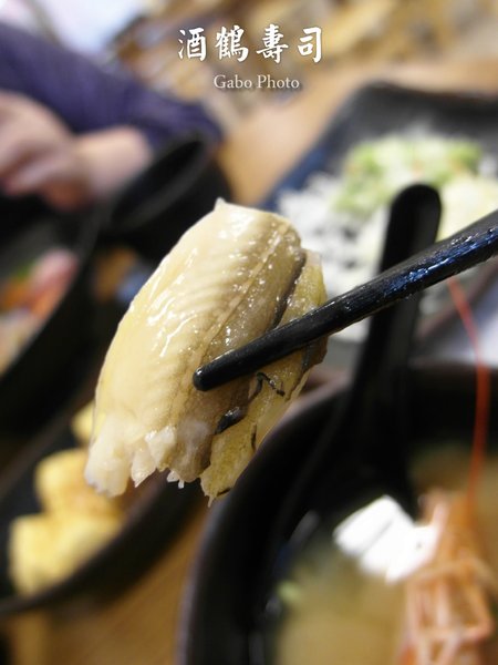 酒鶴壽司：【台南】酒鶴壽司，日式料理／男子漢の食吧丼！足足18種澎湃食材！