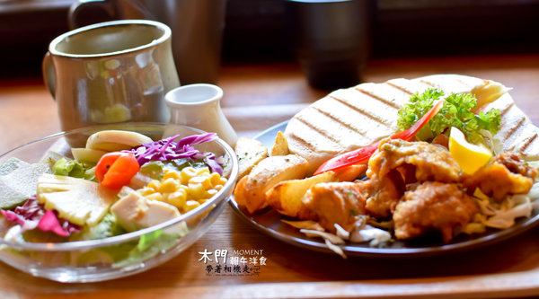 木門朝午洋食 MOMENT：台南 中西區． 舒適老房子有著美味鬆餅   木門朝午洋食 MOMENT