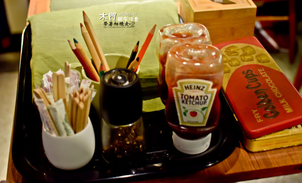 木門朝午洋食 MOMENT：台南 中西區． 舒適老房子有著美味鬆餅   木門朝午洋食 MOMENT