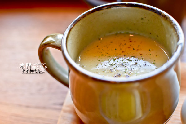 木門朝午洋食 MOMENT：台南 中西區． 舒適老房子有著美味鬆餅   木門朝午洋食 MOMENT