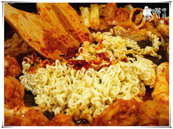 OMAYA(桃園莊敬店):【桃園 韓式料理】春川炒雞創始店在桃園~滿滿起司搭上酸辣韓式炒雞,還有可愛的棉花糖泡泡