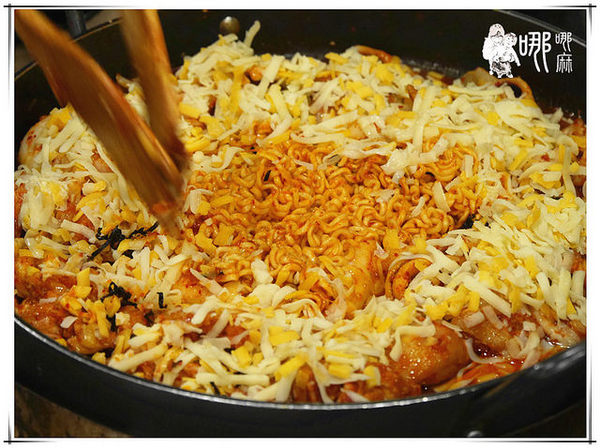 OMAYA(桃園莊敬店):【桃園 韓式料理】春川炒雞創始店在桃園~滿滿起司搭上酸辣韓式炒雞,還有可愛的棉花糖泡泡