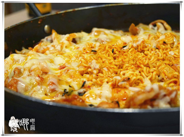 OMAYA(桃園莊敬店):【桃園 韓式料理】春川炒雞創始店在桃園~滿滿起司搭上酸辣韓式炒雞,還有可愛的棉花糖泡泡