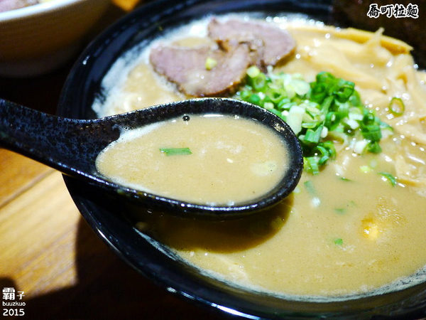 喬町拉麵：喬町拉麵，少見的濃郁雞湯系拉麵，一碗不到兩百元有叉燒還有糖心蛋～