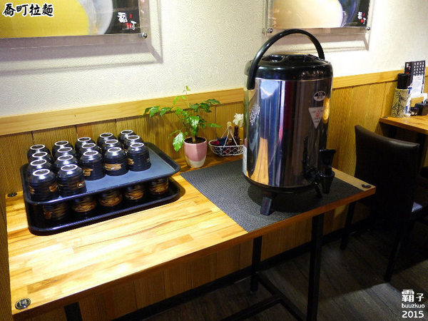 喬町拉麵：喬町拉麵，少見的濃郁雞湯系拉麵，一碗不到兩百元有叉燒還有糖心蛋～