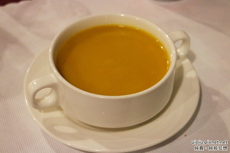 150726 台北 彭巴草原炭火牛排館024.JPG