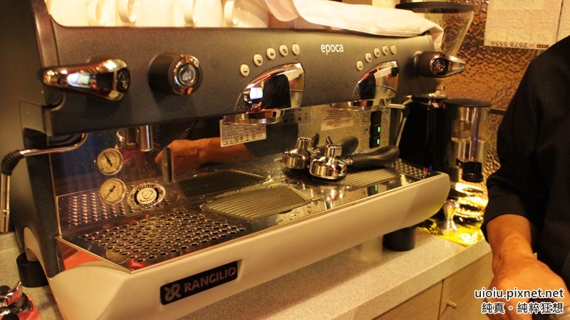 150726 台北 彭巴草原炭火牛排館025.JPG