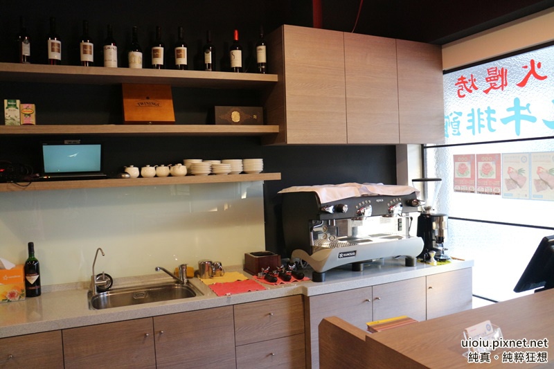 150726 台北 彭巴草原炭火牛排館007.JPG