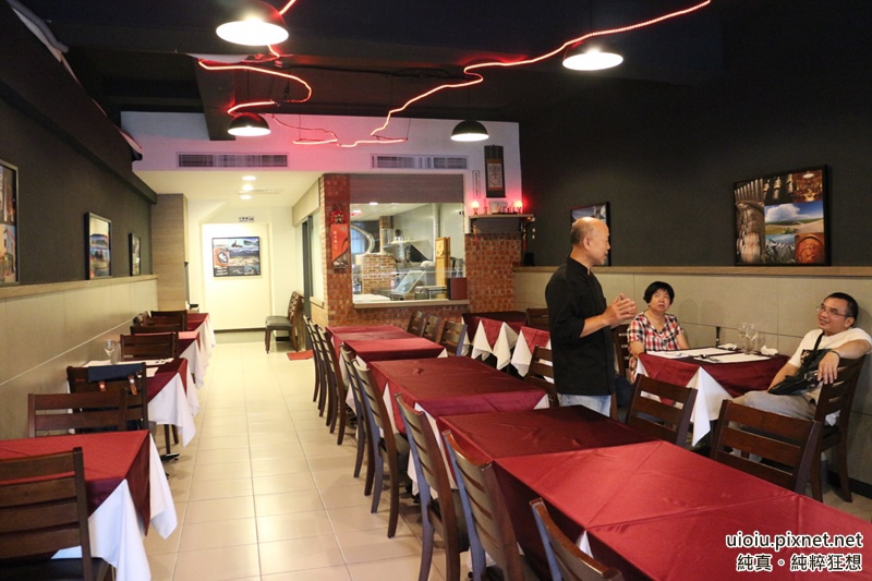 150726 台北 彭巴草原炭火牛排館006.JPG