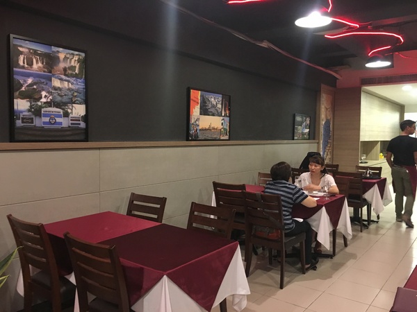 彭巴草原炭火牛排館：[台北食記] 採預約制～彭巴草原炭火牛排館。（簡單，自然）選用新鮮食材料理、簡單香料做提味， 讓饕客們真正的品嚐到阿根廷在地料理。