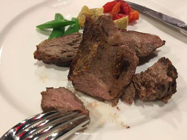 彭巴草原炭火牛排館：[台北食記] 採預約制～彭巴草原炭火牛排館。（簡單，自然）選用新鮮食材料理、簡單香料做提味， 讓饕客們真正的品嚐到阿根廷在地料理。