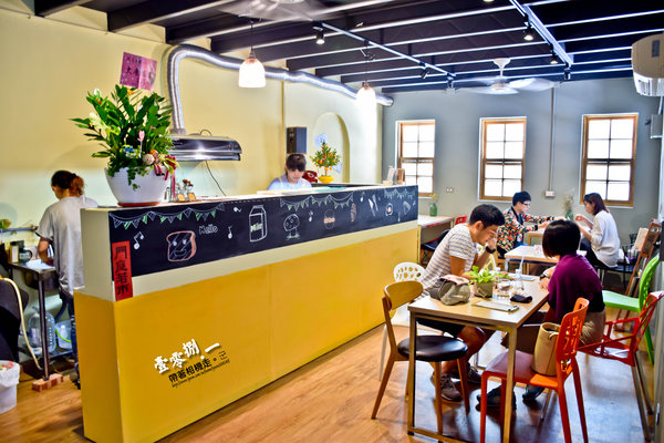 壹零捌 · 一:台南 中西區. 豐富早午餐、下午茶 還提供居所的 壹零捌 • 一