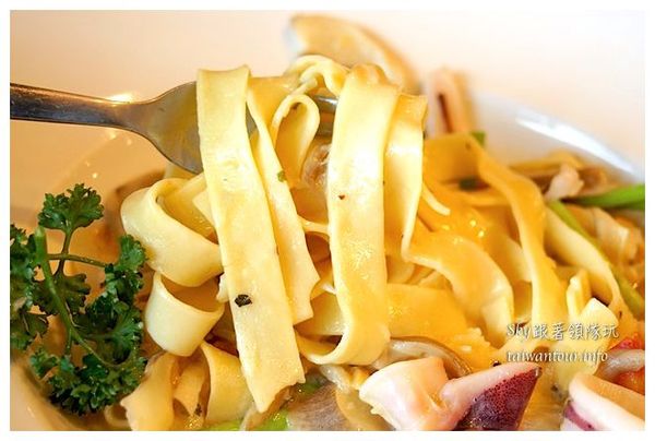 Chop Chop 恰恰食堂:市政府捷運站阪急百貨【Chop Chop恰恰親子餐廳】