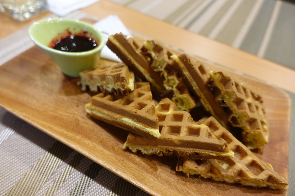 海是甜的 Honey Ocean:(胖樺食記)新北永和超推薦下午茶餐廳「海是甜的 Honey Ocean」,巧克力艾摩蛋糕好好吃/熱騰騰手工鬆餅/不加一成服務費/古巴三明治/捷運頂溪站/捷運永安市場