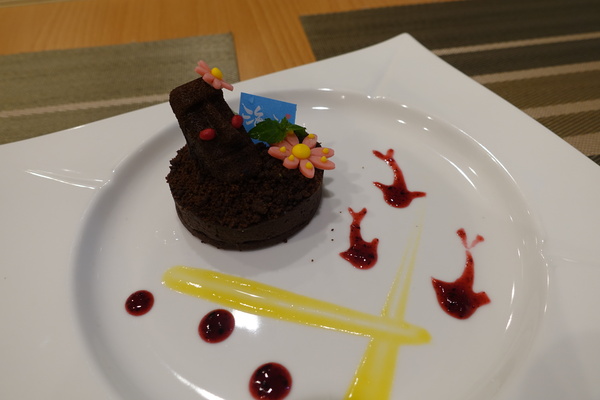 海是甜的 Honey Ocean:(胖樺食記)新北永和超推薦下午茶餐廳「海是甜的 Honey Ocean」,巧克力艾摩蛋糕好好吃/熱騰騰手工鬆餅/不加一成服務費/古巴三明治/捷運頂溪站/捷運永安市場