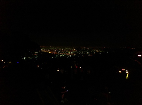 星月天空：南投星月天空 夜景超美 裡面有許多小動物 設施 有趣好玩的小天堂