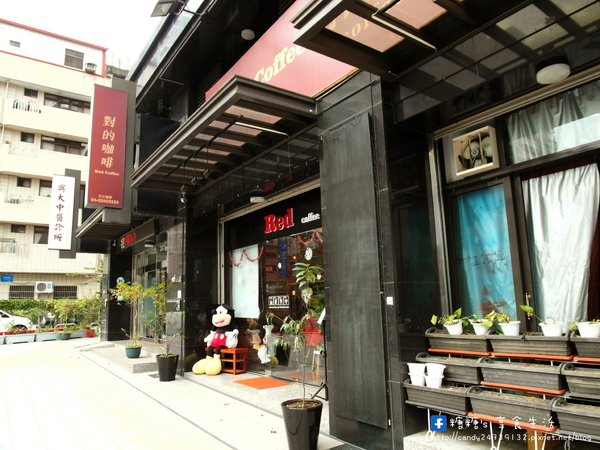 Red coffee&food:〖台中│美食〗Red coffee 對的咖啡 ❤ 強力推薦焗烤米麵,層次豐富,Q彈美味,店內還有提供比利時鬆餅、簡餐、輕食、鍋物及各式飲品唷!!