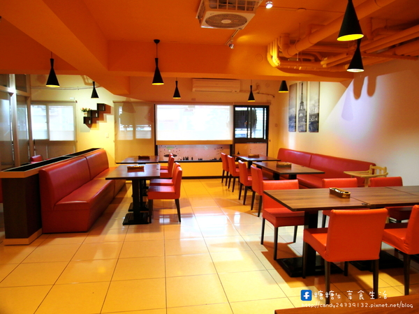 Red coffee&food:〖台中│美食〗Red coffee 對的咖啡 ❤ 強力推薦焗烤米麵,層次豐富,Q彈美味,店內還有提供比利時鬆餅、簡餐、輕食、鍋物及各式飲品唷!!