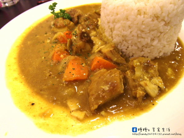 隨便CHIN TSAI:〖台中│美食〗隨便CHIN TSAI ❤ 一點也不隨便的隨便義大利麵~爆多蛤蜊青醬義大利麵超吸睛!!料多味美,還有加麵不加價的優惠唷!!