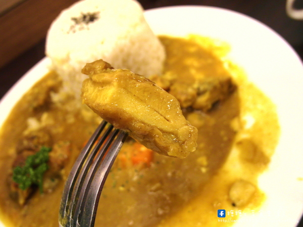 隨便CHIN TSAI:〖台中│美食〗隨便CHIN TSAI ❤ 一點也不隨便的隨便義大利麵~爆多蛤蜊青醬義大利麵超吸睛!!料多味美,還有加麵不加價的優惠唷!!