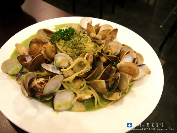 隨便CHIN TSAI:〖台中│美食〗隨便CHIN TSAI ❤ 一點也不隨便的隨便義大利麵~爆多蛤蜊青醬義大利麵超吸睛!!料多味美,還有加麵不加價的優惠唷!!