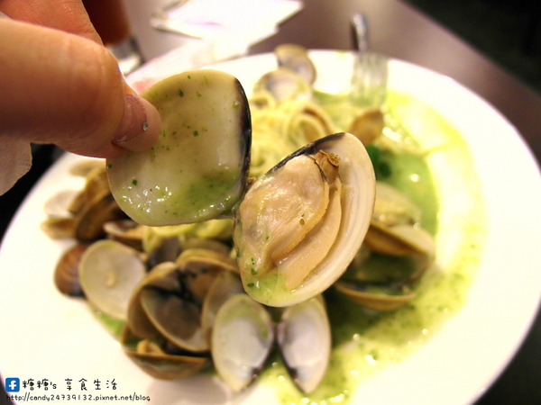 隨便CHIN TSAI:〖台中│美食〗隨便CHIN TSAI ❤ 一點也不隨便的隨便義大利麵~爆多蛤蜊青醬義大利麵超吸睛!!料多味美,還有加麵不加價的優惠唷!!