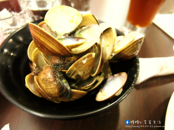 隨便CHIN TSAI:〖台中│美食〗隨便CHIN TSAI ❤ 一點也不隨便的隨便義大利麵~爆多蛤蜊青醬義大利麵超吸睛!!料多味美,還有加麵不加價的優惠唷!!