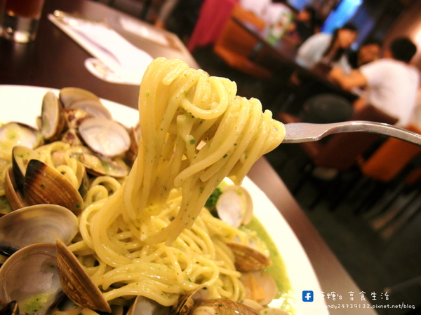 隨便CHIN TSAI:〖台中│美食〗隨便CHIN TSAI ❤ 一點也不隨便的隨便義大利麵~爆多蛤蜊青醬義大利麵超吸睛!!料多味美,還有加麵不加價的優惠唷!!